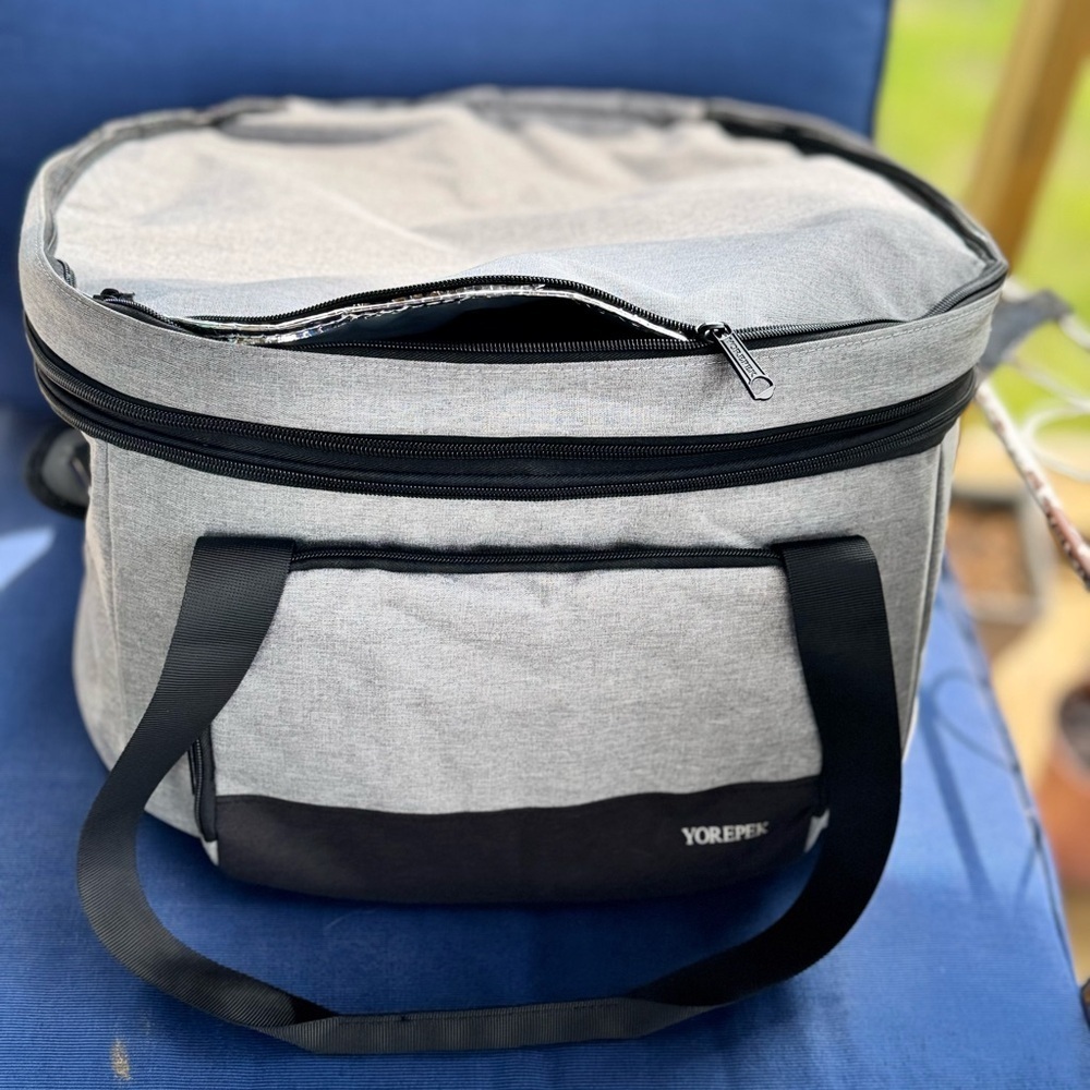 Gray and Black Duffel Bag with Sleek Design and Ample Storage